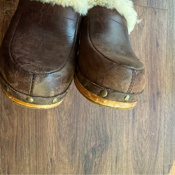 UGG Women’s Kalie Leather Studded Shearling Clogs Wood Bottom - Picture 5 of 15